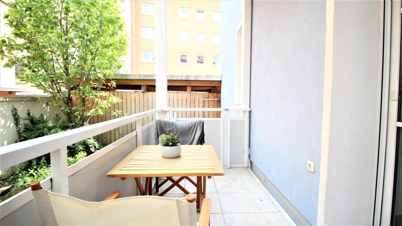 ➤Private Room - Heart Of Downtown With Terrace Würzburg Exterior foto